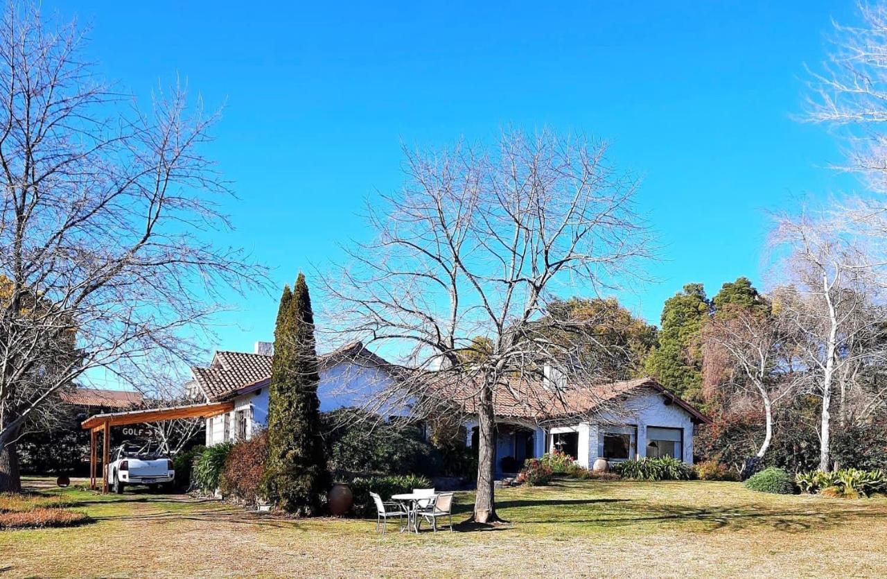 GOLF - Casa de huéspedes Tandil Esterno foto