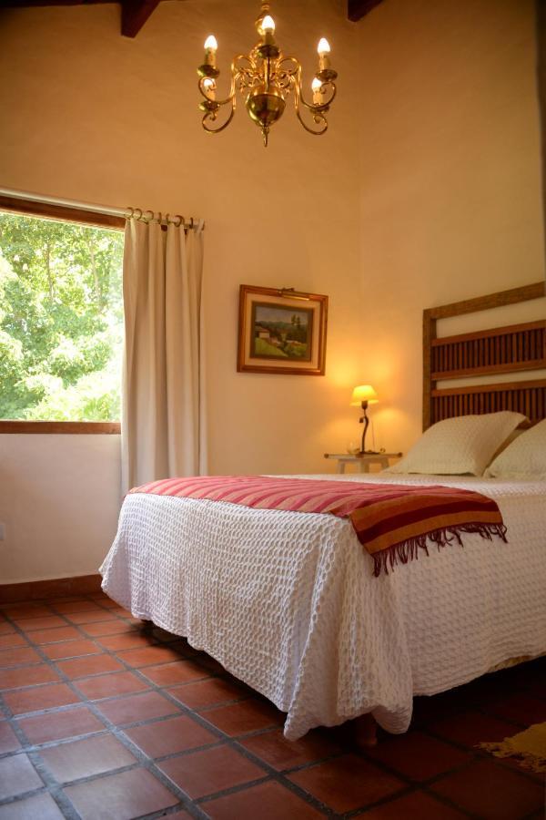 GOLF - Casa de huéspedes Tandil Esterno foto